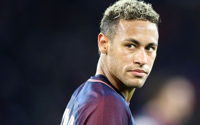 杏运体育热评-乌克兰队球星帽子戏法封神